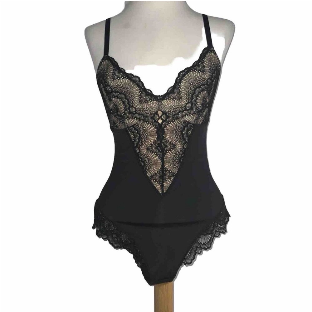 Pinsy Black Sculpting Lace Shapesuit Bodysuit Medium